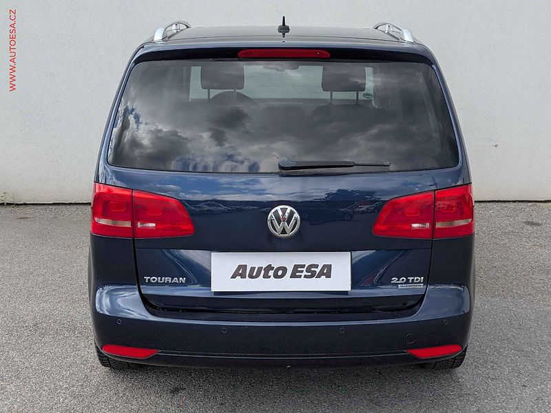 Volkswagen Touran (2013) 2.0TDi, 1.maj, Panorama, AC - fotka 5 z 16