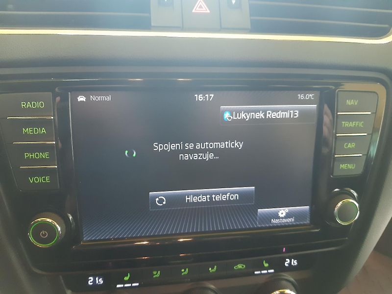 Škoda Octavia RS 2.0 TDI COMBI NAVI - fotka 13 z 28