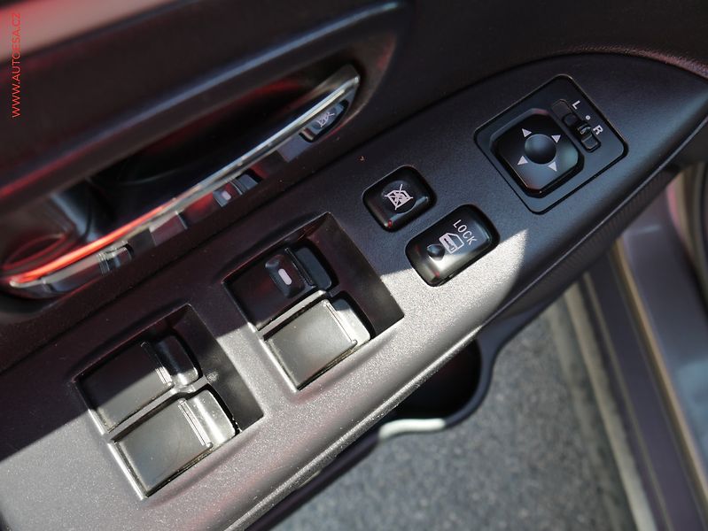 Mitsubishi ASX (2012) 1.6 MiVEC, ČR, AC, tažné - fotka 12 z 18
