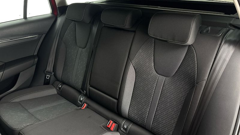 Škoda Octavia 2.0 TDI DSG Style Combi - fotka 16 z 26