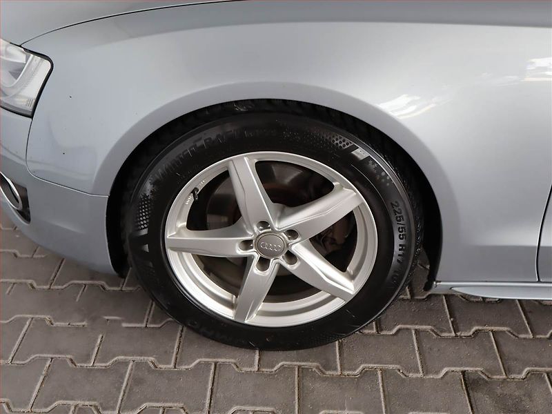 Audi A5 (2011) S-Line 2.0 TDI, 4X4 - fotka 15 z 19