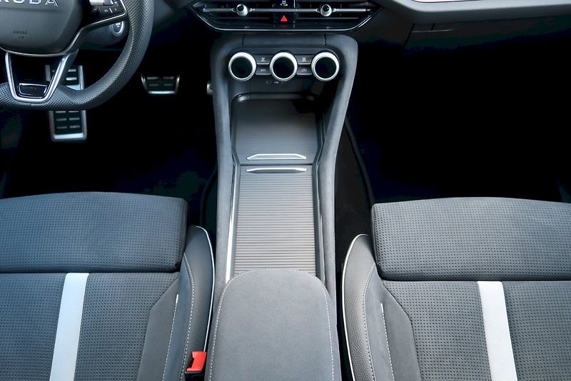 Škoda Kodiaq (2025) SportLine 2,0 TDi/110 kW  DSg - fotka 11 z 32