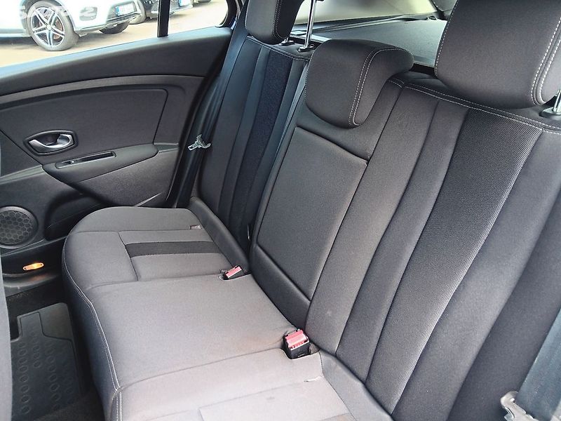 Renault Mégane 1.9 dCI 96kW - fotka 14 z 26