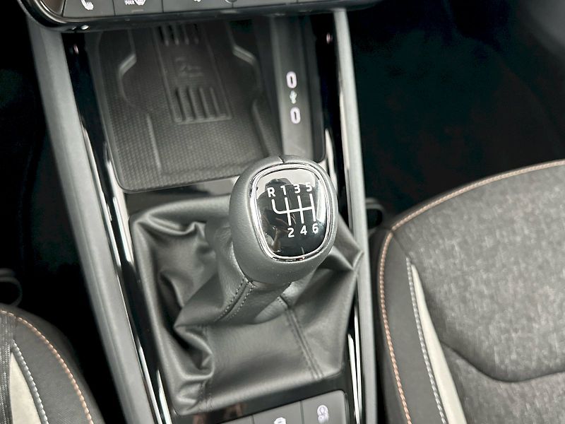 Škoda Scala (2025) 1.0TSI 85kW Top Selection - fotka 24 z 31