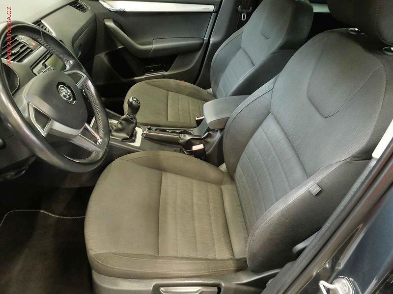 Škoda Octavia (2015) 1.4 TSi, Edition, xenon - fotka 9 z 14