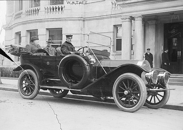 Prezident USA Taft v automobilu Pierce-Arrow., zdroj: Wikimedia Commons, Bain News Service, volné dílo