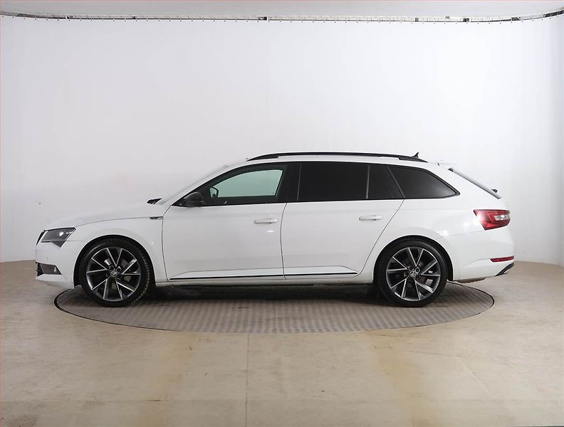 Škoda Superb (2018) Sportline 2.0 TDI - fotka 3 z 25
