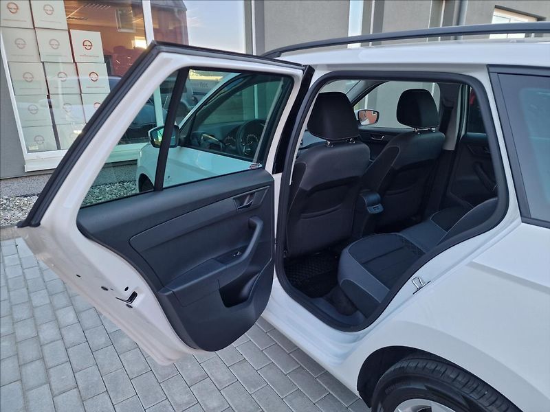 Škoda Fabia 1.0TSI Style, původ ČR,1.Maj. - fotka 17 z 48