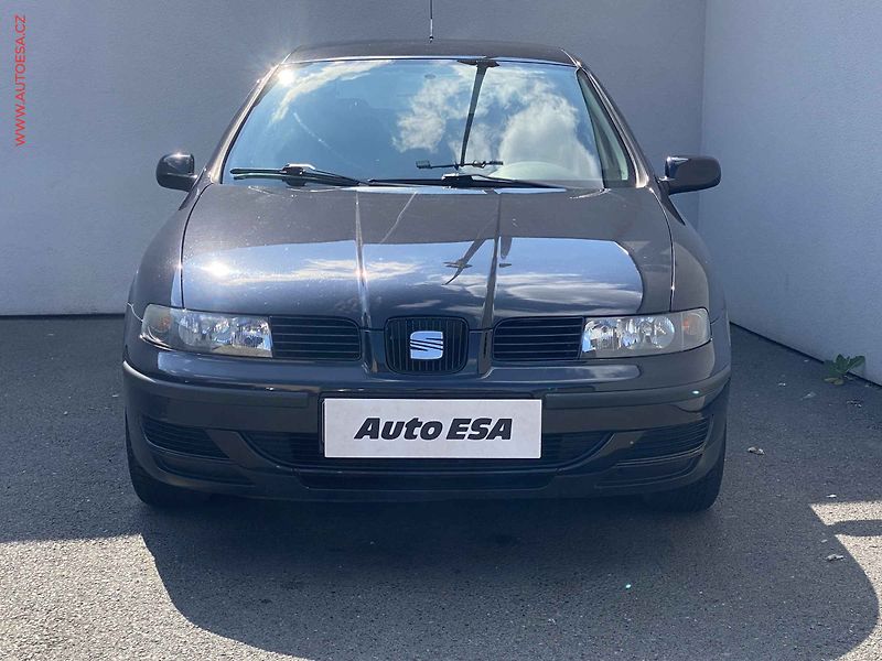Seat Leon (2002) 1.6i, AC - fotka 2 z 15