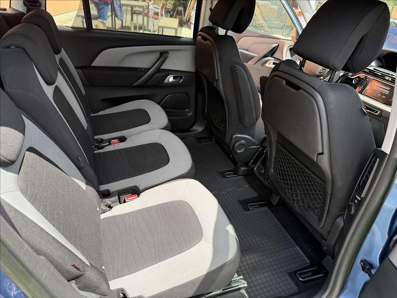 Citroën Grand C4 Picasso 1,6 HDi 7Míst ČR 1Majitel - fotka 22 z 31