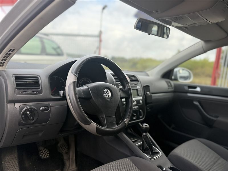Volkswagen Golf 1,9 TDI 77kW +SADA KOL, TAŽNÉ - fotka 10 z 22