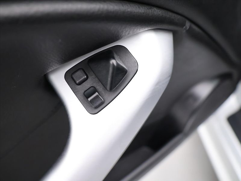 BMW Řada 3 3.0 330i 170kW Mpaket BiXenon - fotka 18 z 28