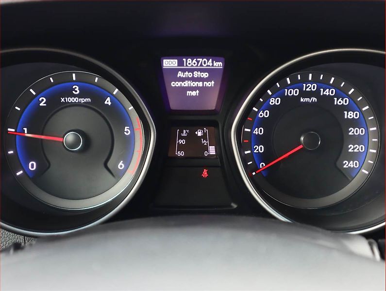 Hyundai i30 (2015) 1.6 CRDi, Serv.kniha, po STK - fotka 9 z 13