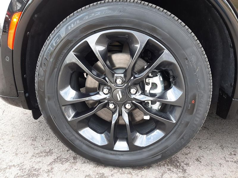 Dodge Durango (2026) 5,7 V8 HEMI  R/T 4x4 - fotka 13 z 48