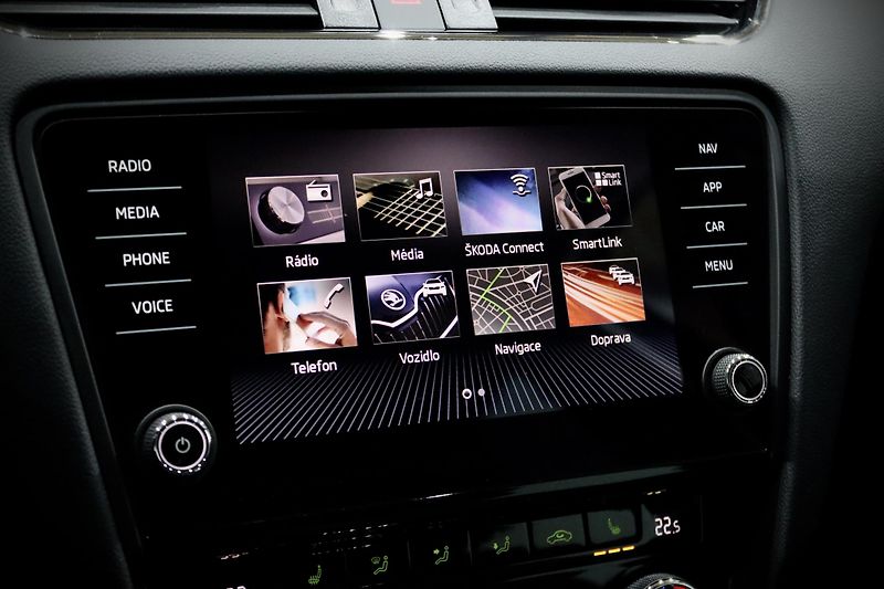 Škoda Octavia 3 FL Combi 1.4 TSI 110 kW DSG - fotka 26 z 29