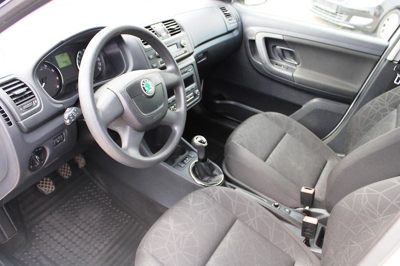 Škoda Fabia (2011) 1,2TSI KLIMA EL.OKNA TEMPOMAT  - fotka 9 z 20