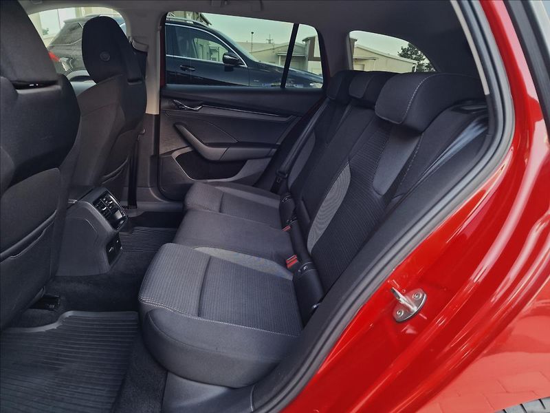 Škoda Octavia 2.0TDI DSG Ambition,ČR,1.Maj. - fotka 17 z 50