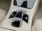 Mercedes-Benz Třídy S (2018) 560 4MATIC LONG - náhled 23