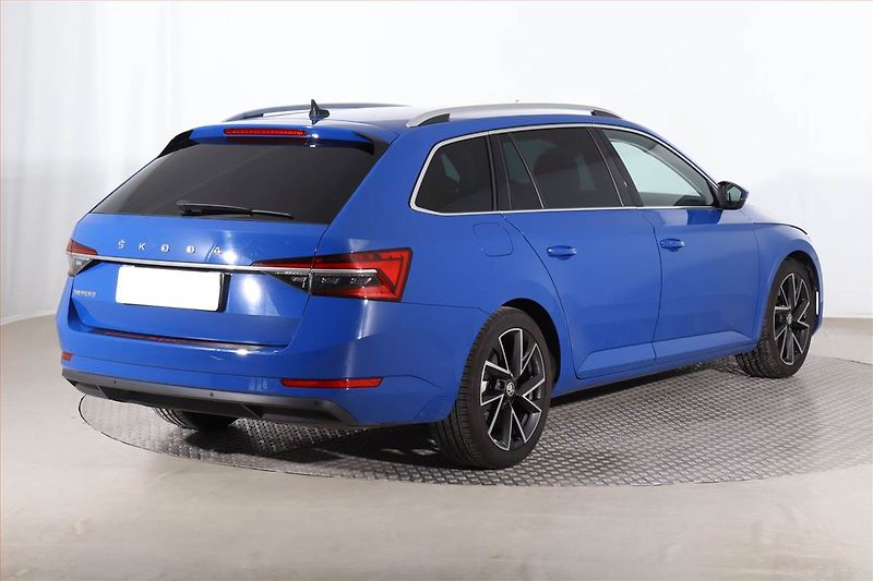 Škoda Superb (2019) Style 2.0 TDI, Automat - fotka 5 z 32