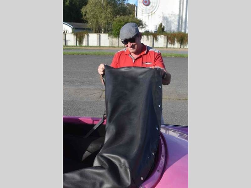 Trabant Cabrio, zejména v takovéto růžové barvě, budí zaslouženou pozornost.