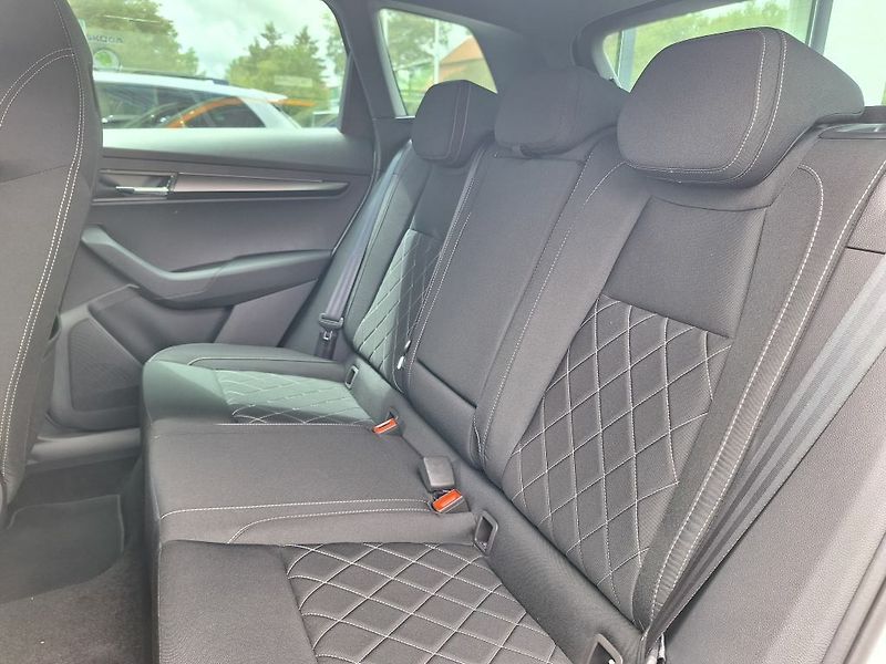 Škoda Karoq Sportline 1,5TSI 110kW - fotka 8 z 11