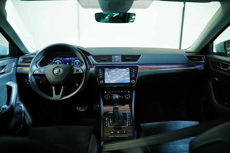 Škoda Superb - fotka 5 z 26