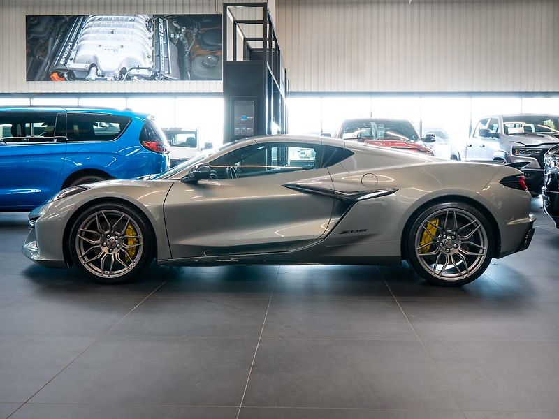 Chevrolet Corvette (2024) 5.5 C8 Z06 3LZ Coupe - fotka 2 z 37