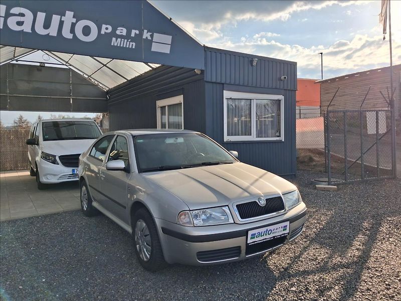 Škoda Octavia 2,0 - fotka 1 z 15