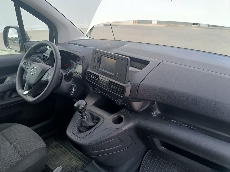 Opel Combo 1.5 CDTi - fotka 28 z 32
