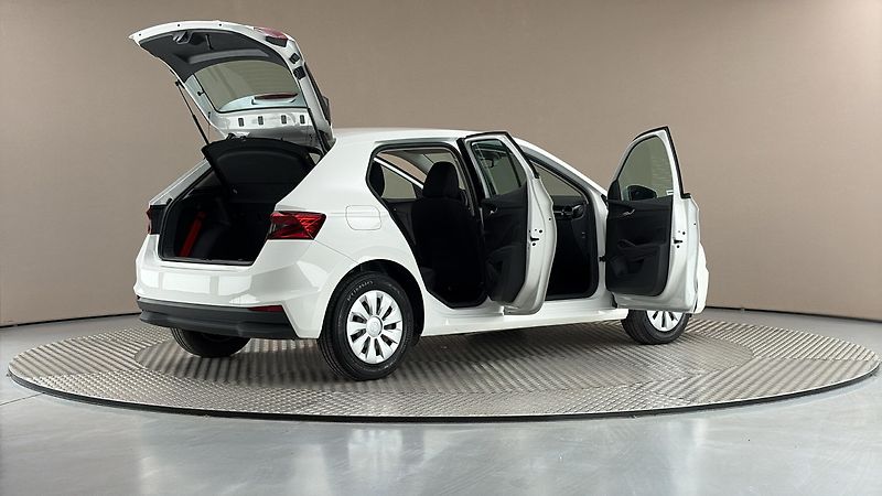 Škoda Fabia 1.0 TSI Ambition - fotka 6 z 24