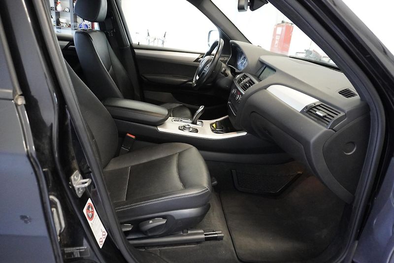 BMW X3 3,0 XDRIVE30D AUTOMAT - fotka 24 z 29