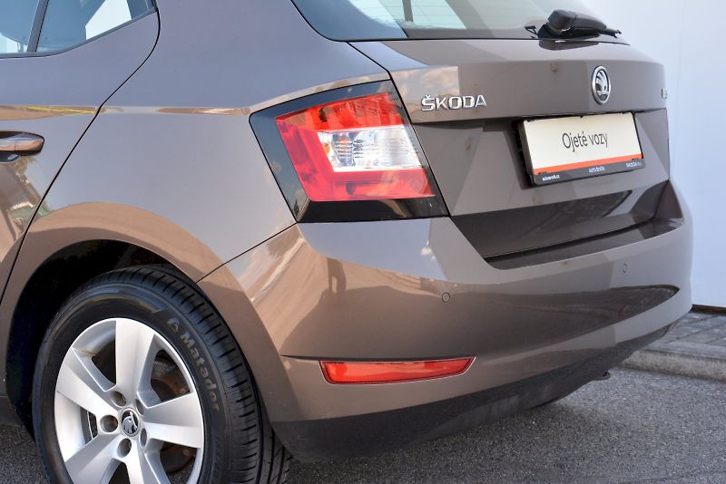 Škoda Fabia (2019) 1.0 TSI 81 kW Ambition PLUS - fotka 12 z 20