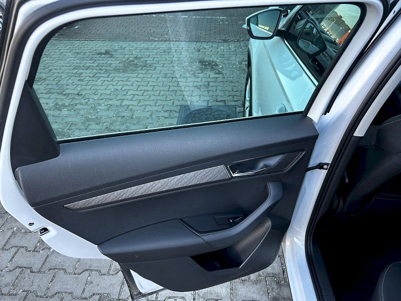Škoda Karoq (2024) 2.0 TDI 110kW 4x4 DSG Top Sele - fotka 26 z 35