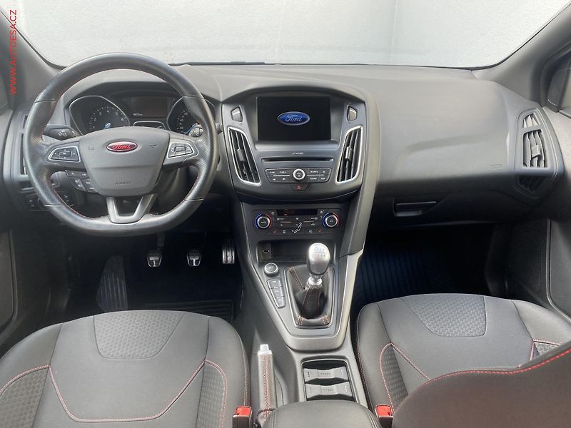 Ford Focus (2017) 1.5 EcoBoost, ČR, Sport, navi - fotka 8 z 19