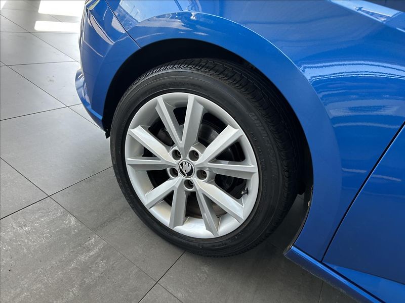 Škoda Fabia 1,2   TSI,JOY,SERVISKA,1.MAJ - fotka 26 z 26