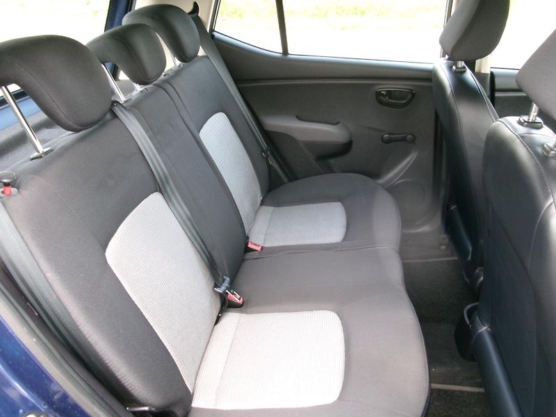 Hyundai i10 (2012) 1,1i KLIMA 1.MAJ - fotka 12 z 24