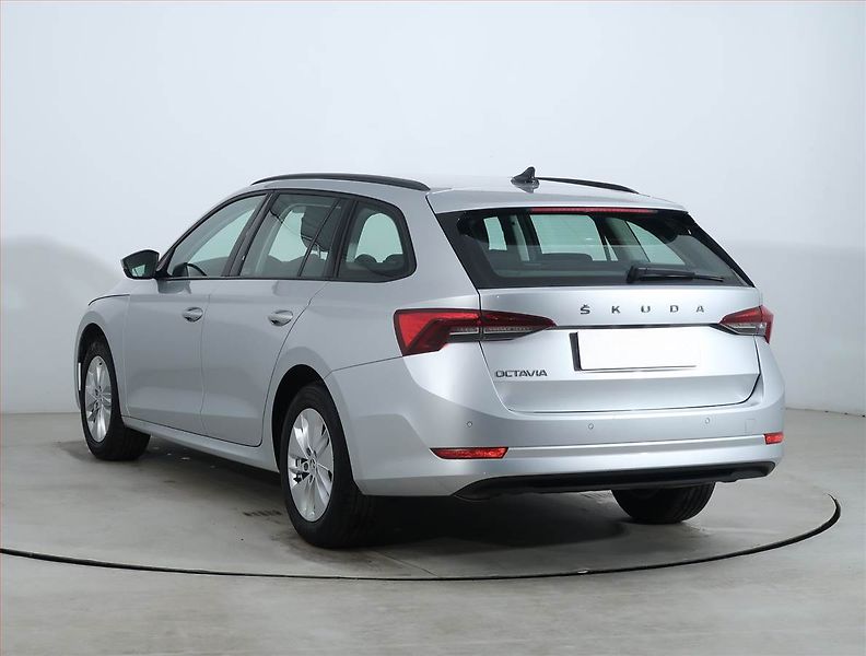 Škoda Octavia (2022) Ambition 2.0 TDI, ČR,1.maj - fotka 4 z 19