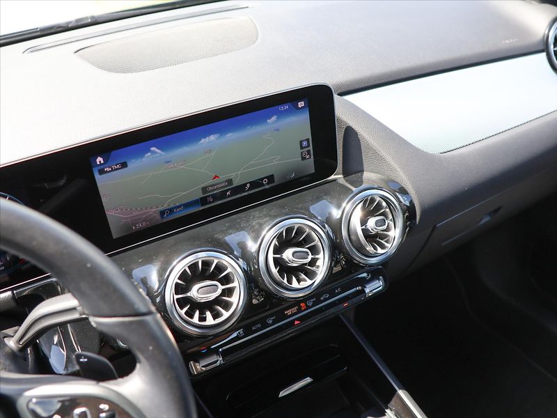 Mercedes-Benz Třídy B 2,0 200d 110kW Aut. LED CZ - fotka 24 z 38