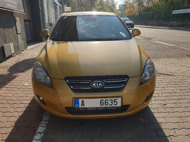 Kia Ceed (2008) HB 1.6CRDi AT Exclusive - fotka 3 z 16