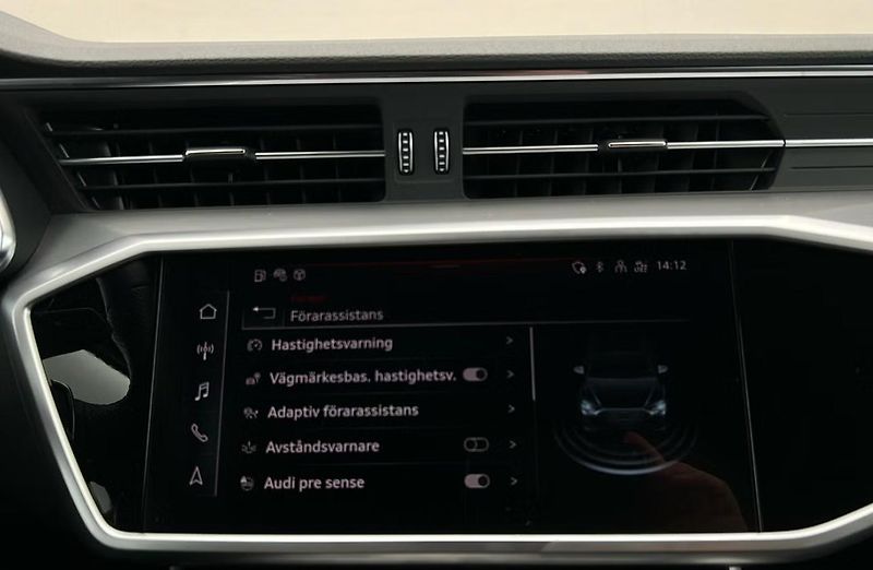 Audi A6 Avant 55 e TFSI Q S-Line Matrix Taž  - fotka 24 z 29