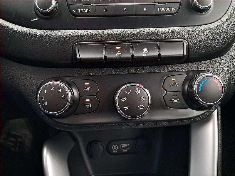 Kia Ceed (2017) 1.4 CVVT, Park. senzory - fotka 13 z 16