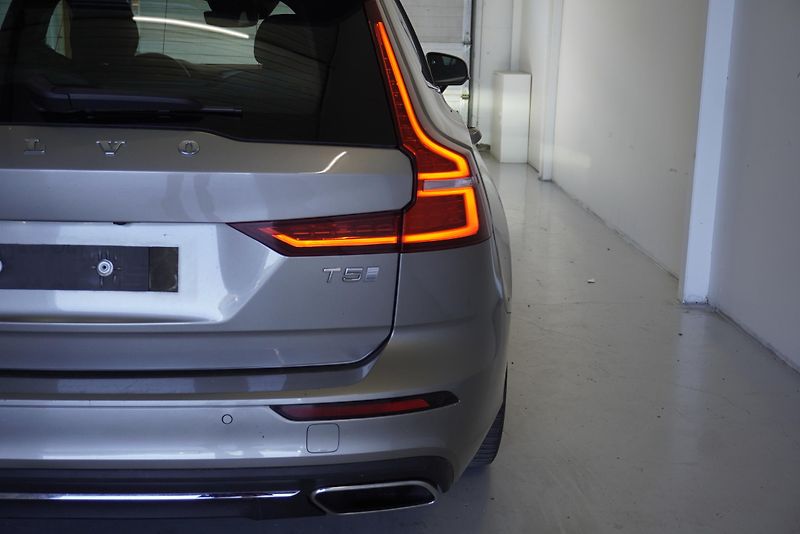 Volvo V60 T5 INSCRIPTION AUT. - fotka 9 z 29