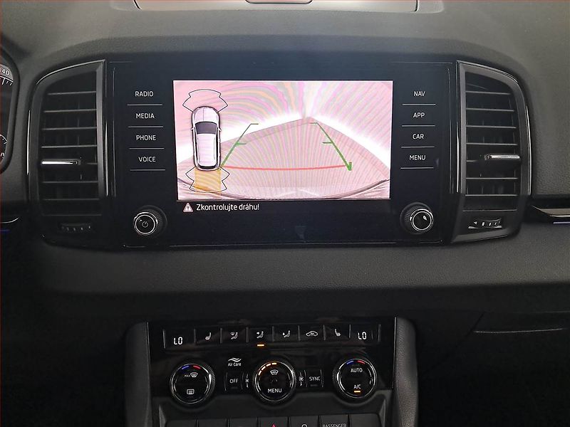 Škoda Karoq (2023) Sportline 2.0 TDI - fotka 20 z 20