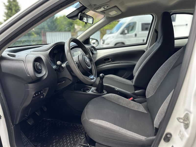 Toyota Aygo X-1.0i-53KW-KLIMA-Č.R.-DPH - fotka 15 z 27