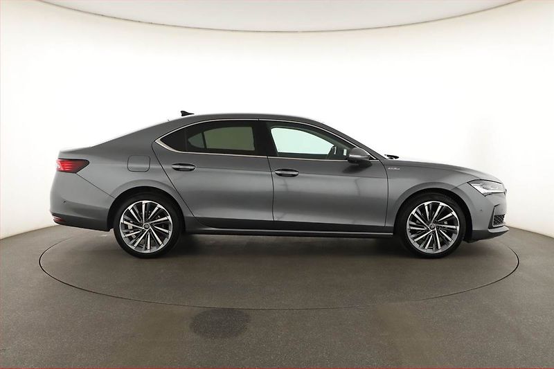 Škoda Superb (2025) 2.0 TDI, LAURIN & KLEMENT - fotka 6 z 22