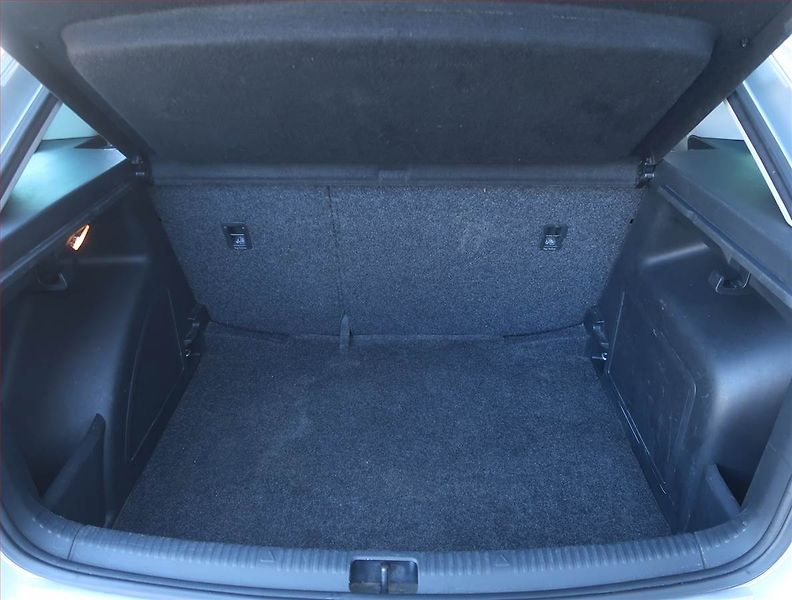 Škoda Rapid (2015) Spaceback 1.2 TSI, Tempomat - fotka 14 z 17