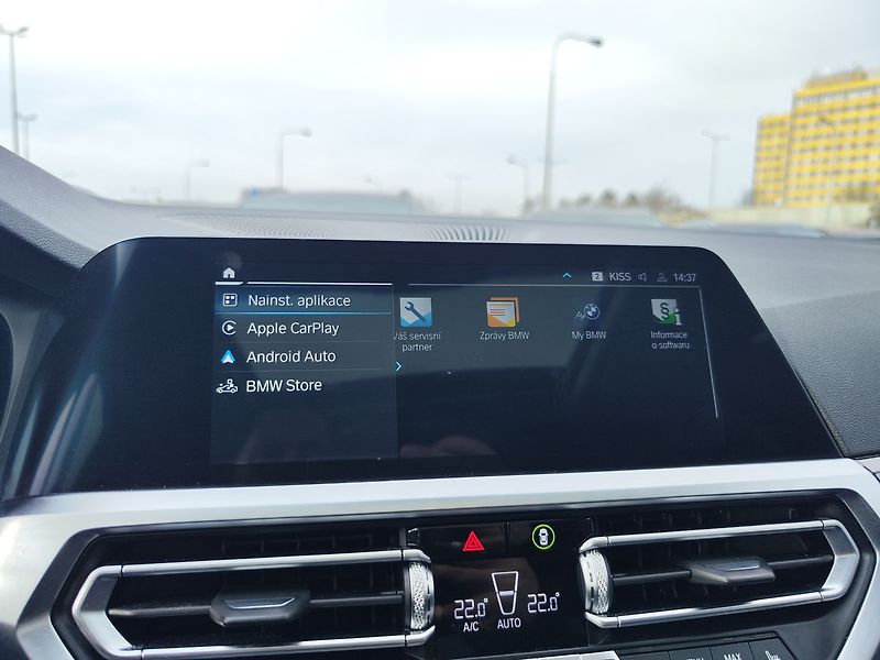 BMW Řada 3 330e 2.0/215kW Sportline PHEV - fotka 24 z 38