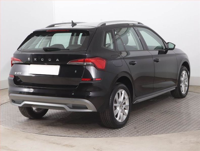 Škoda Kamiq (2023) Style 1.0 TSI - fotka 5 z 17