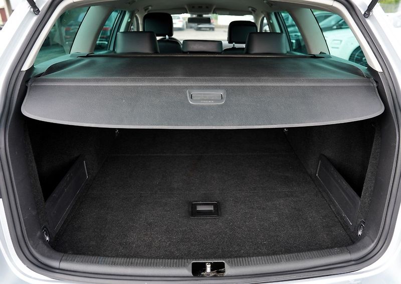Volkswagen Passat 2.0 TDI 4Motion DSG/16Al./170P - fotka 12 z 38