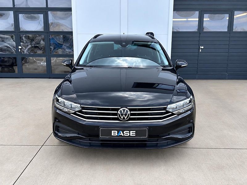 Volkswagen Passat 20TDI DSG Basic - fotka 2 z 21